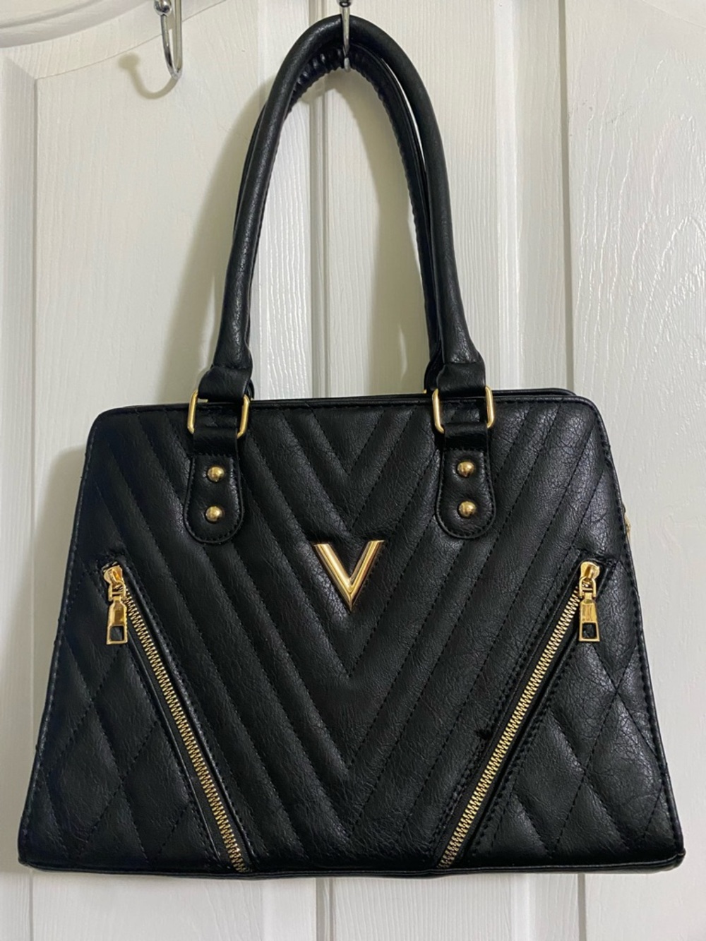 BLACK QUILTED SATCHEL HANDBAG WITH GOLD HARDWARE - Picture 9 of 16